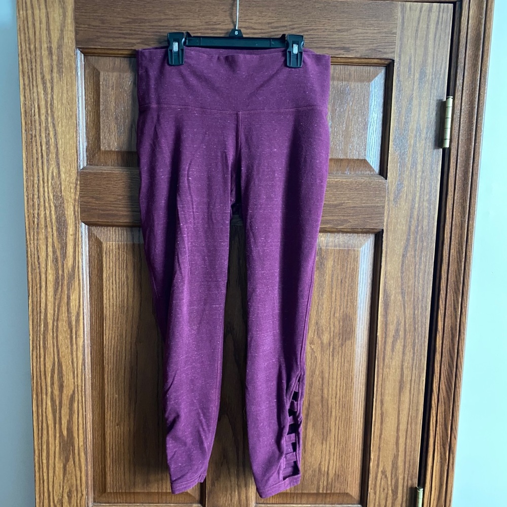 Maroon Old Navy Active Leggings w/ Ankle Detail